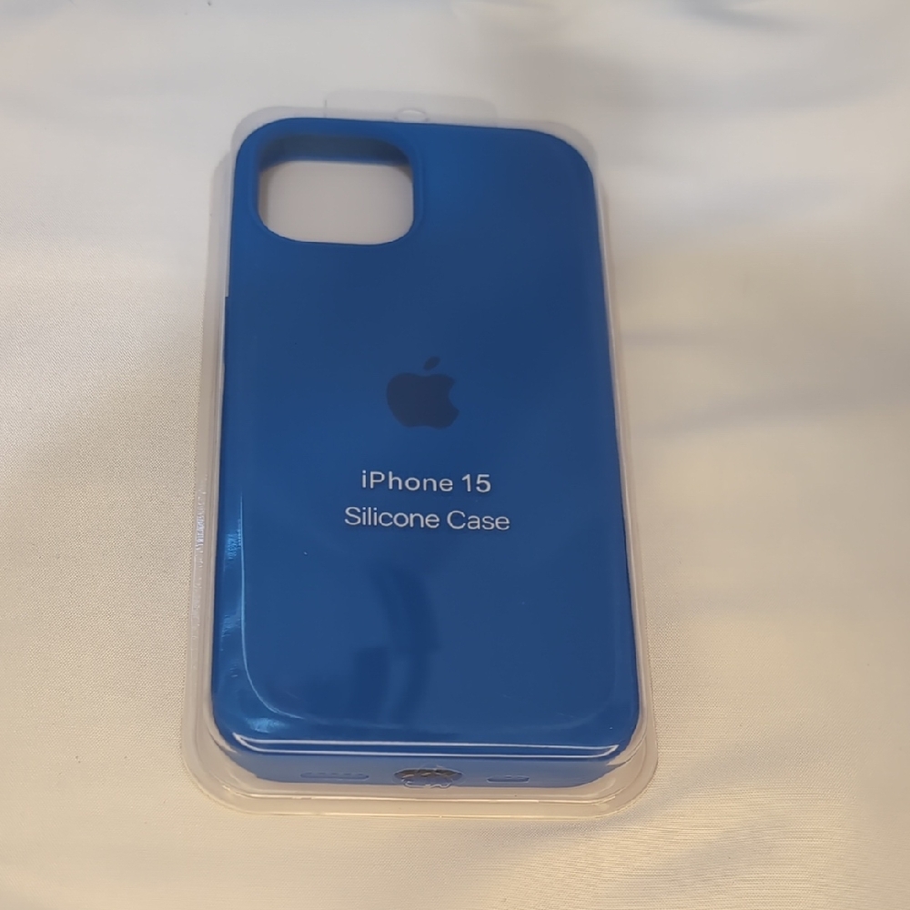 Apple iPhone 15 Case - Vibrant Blue Silicone